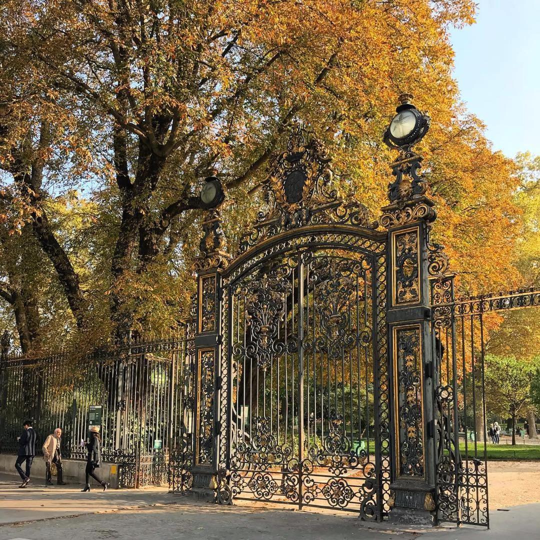 King Size Beds - Zen Monceau Parigi